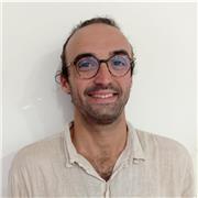 Profesor de filosofía de secundaria con años de experiencia se ofrece para trabajo emocional con adolescentes